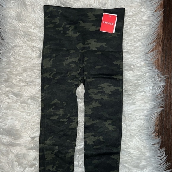 Stylish Camouflage Spanx Leggings - Picture 2 of 3